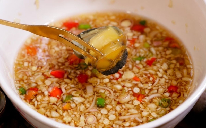 pha nước mắm chấm ốc