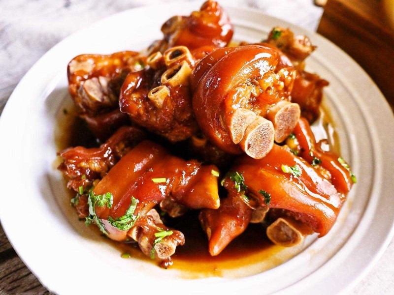 giò heo kho nước tương