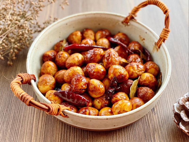 trứng cút kho nước tương