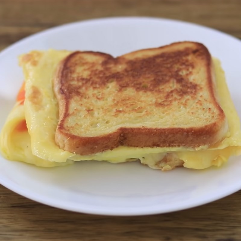 bánh mì sandwich kẹp trứng