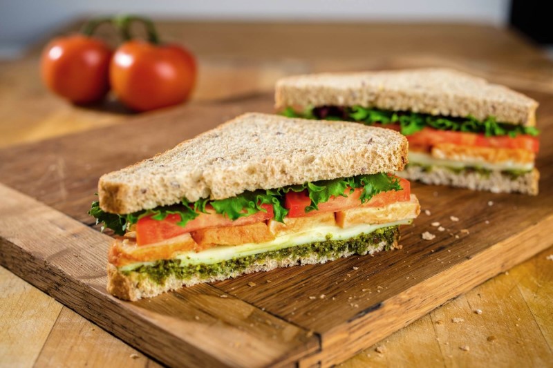 bánh mì sandwich kẹp trứng