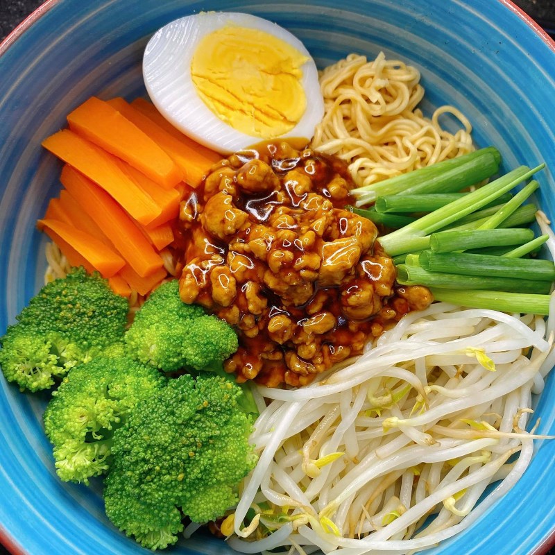 mì trộn tương ớt