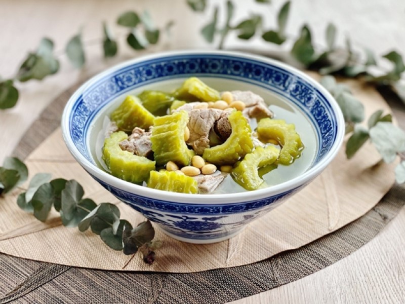 nấu canh xương