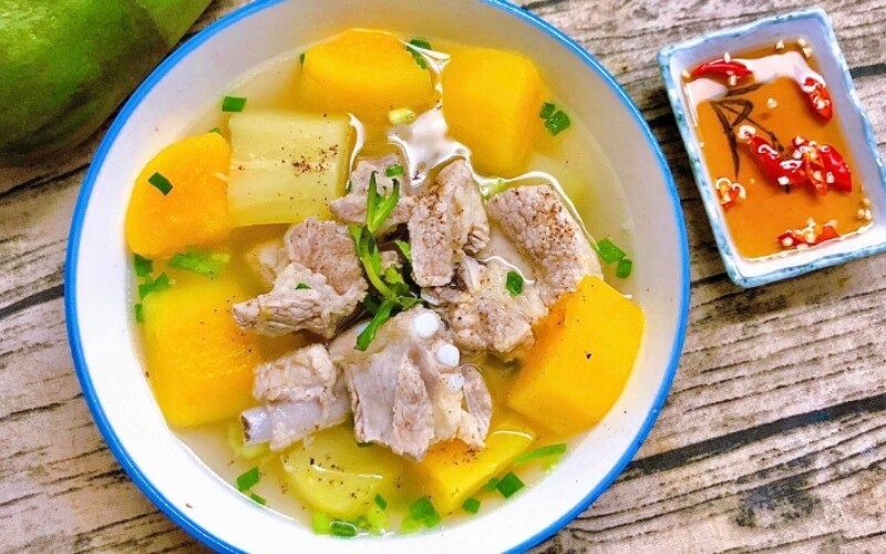 nấu canh xương