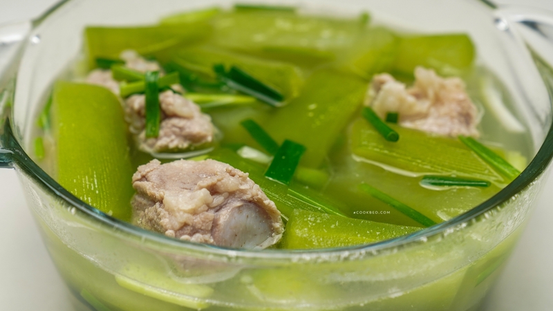nấu canh xương