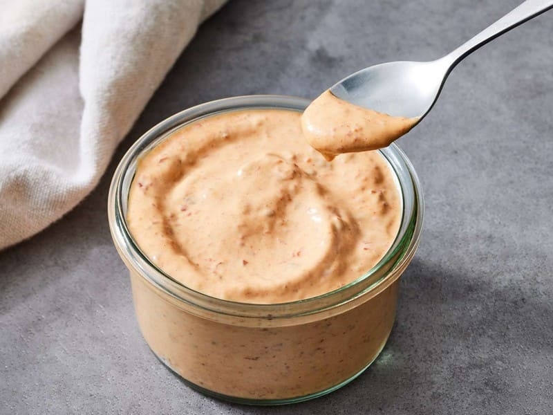 mayonnaise kết hợp với tương ớt