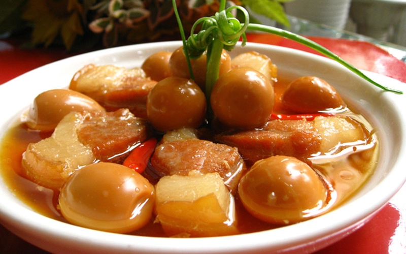 cách làm thịt kho tàu với trứng