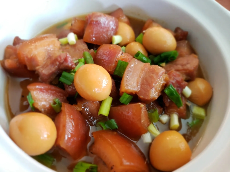 cách làm thịt kho trứng cút 
