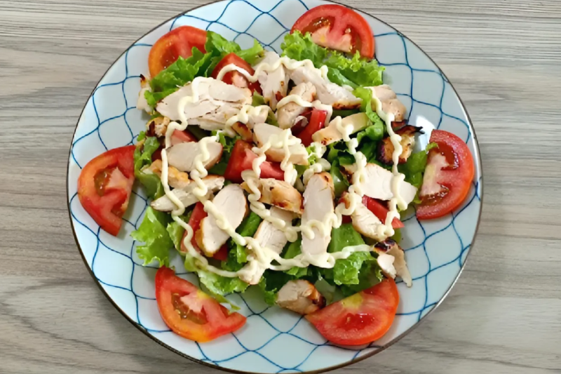 salad ức gà xốt mayonnaise