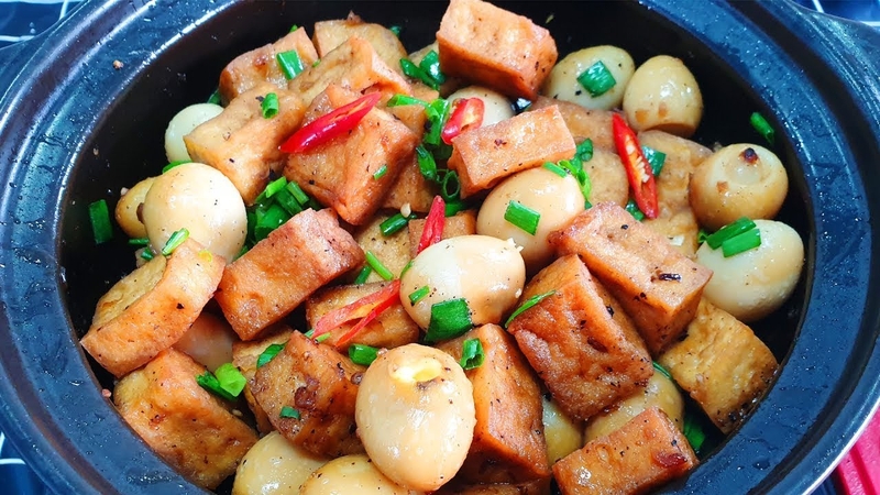 thịt kho cùng đậu hũ và trứng cút
