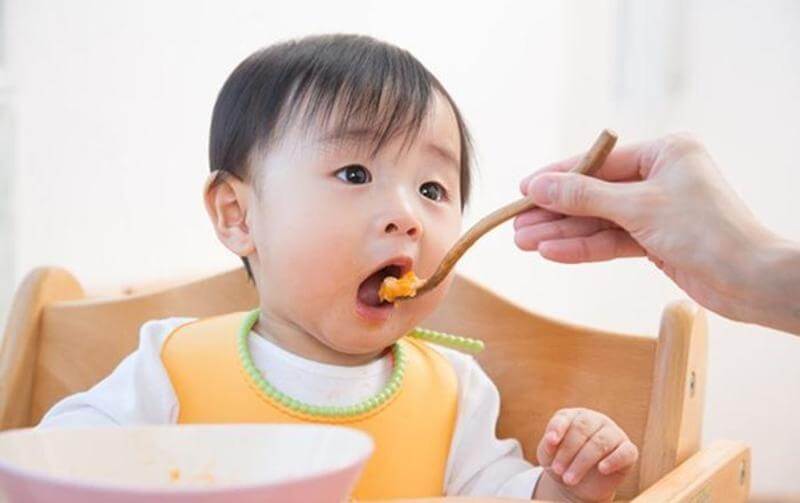 dầu hạt cải cho bé mấy tháng