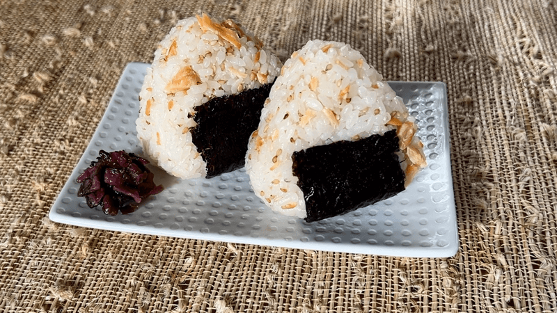 cơm nắm nhật bản onigiri