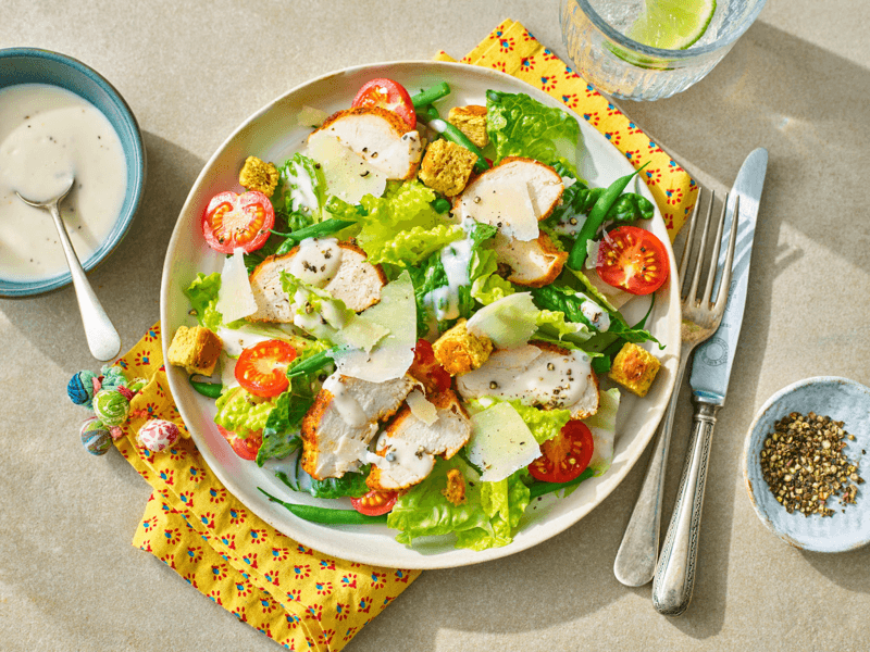 Cách làm salad caesar ức gà