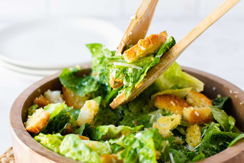 Cách làm sốt salad caesar