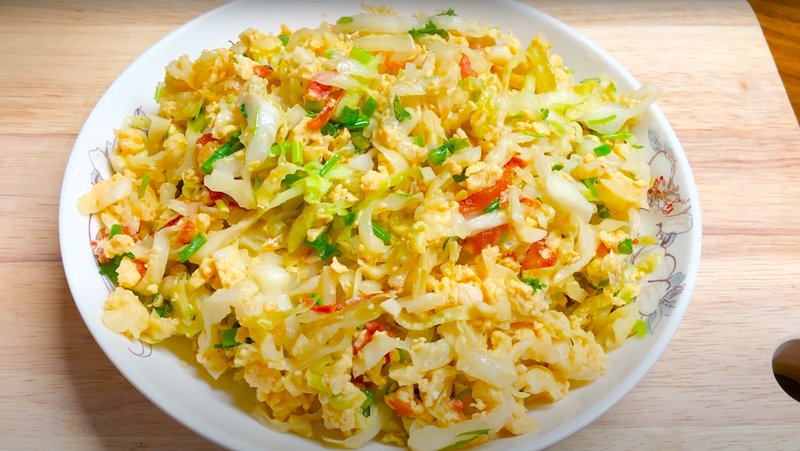 Cách làm bắp cải xào trứng ngon ngọt, đưa cơm khó cưỡng