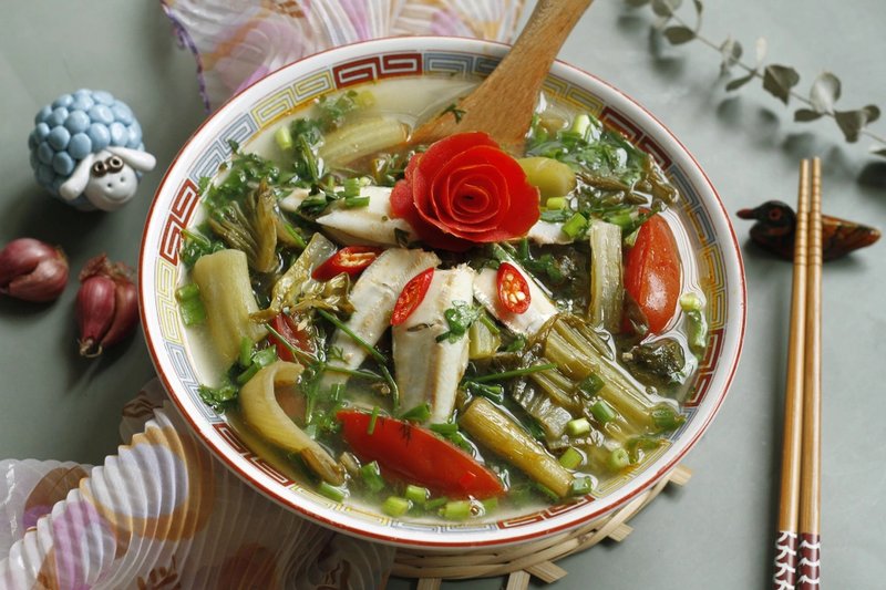 rau trong canh chua