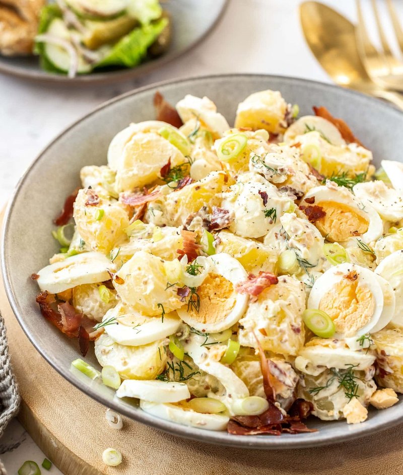 làm salad khoai lang với trứng luộc xốt Mayonnaise thơm ngon