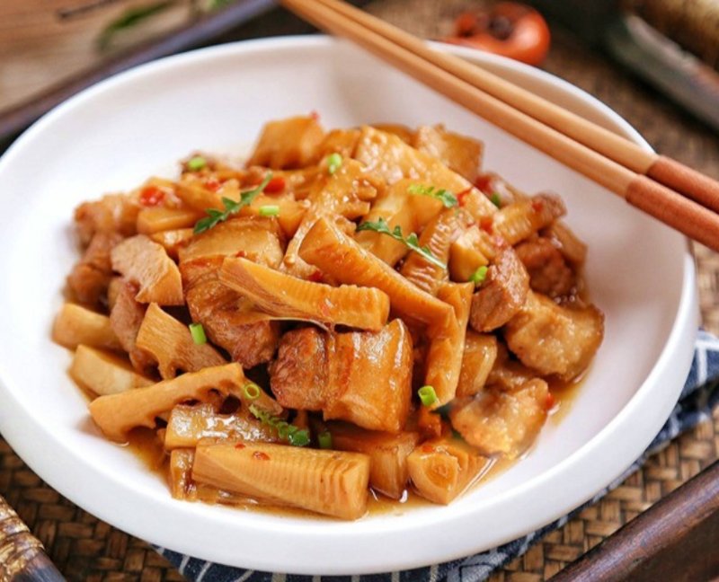  thịt kho măng