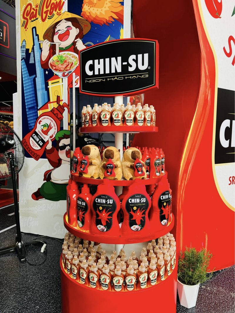 Tương ớt CHIN-SU: Bí quyết cân bằng vị béo, thăng hoa hương vị cho mọi món xào bơ tỏi. tương ớt Chin-su là lựa chọn hoàn hảo cho món tôm xào bơ tỏi