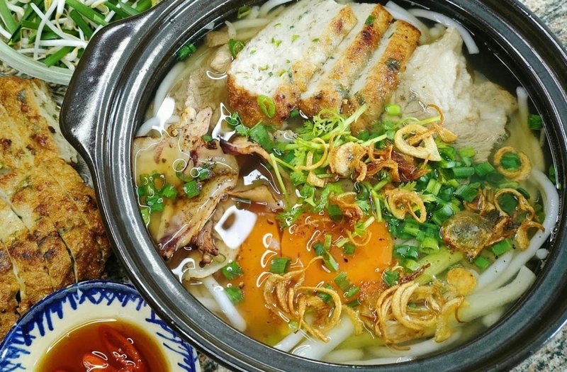 bánh canh xương heo