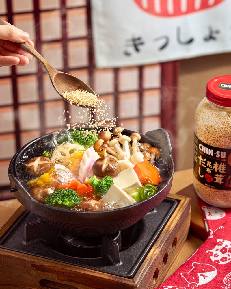 Hạt nêm CHIN-SU với đa dạng sản phẩm là sự lựa chọn phù hợp cho nhiều công thức món ăn khác nhau, hợp với khẩu vị gia đình. Hạt nêm CHIN-SU là lựa chọn phù hợp cho món canh xương bí đỏ đậm đà