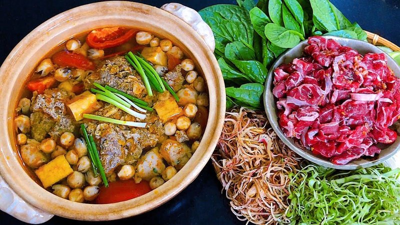 2. Lưungaycách nấu lẩu cua đồng thập cẩm hải sản ngon đúng điệu[d]