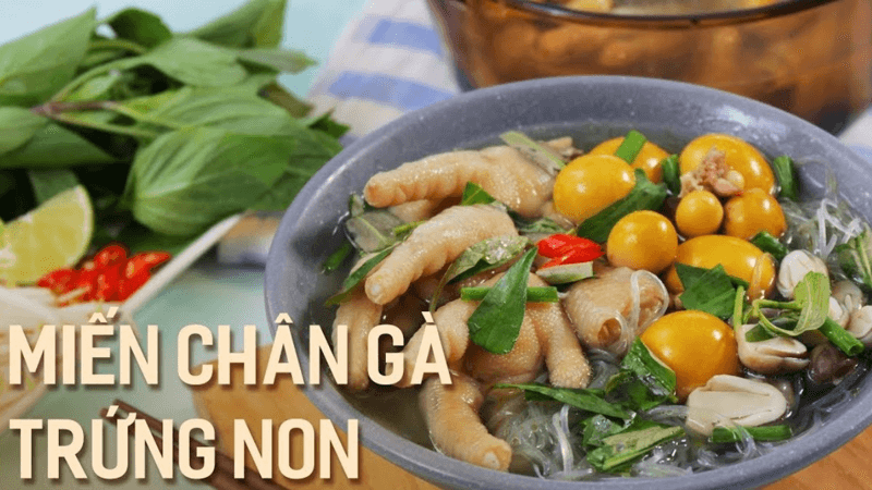 Gà nấu miến với trứng non
