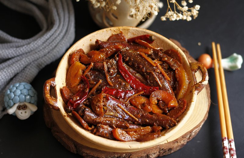 Nồi cá bống đồng kho keo lại, cay nồng vị tiêu xanh, giản dị mà đưa cơm trong những ngày se lạnh. cách làm cá bống đồng kho nước tương