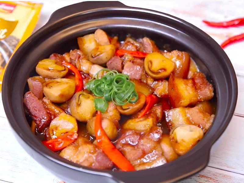 cách làm thịt kho nấm rơm