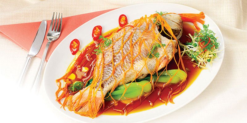 Cá chép sốt cà chua với bia