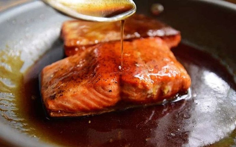 cá hồi sốt xì dầu mật ong
