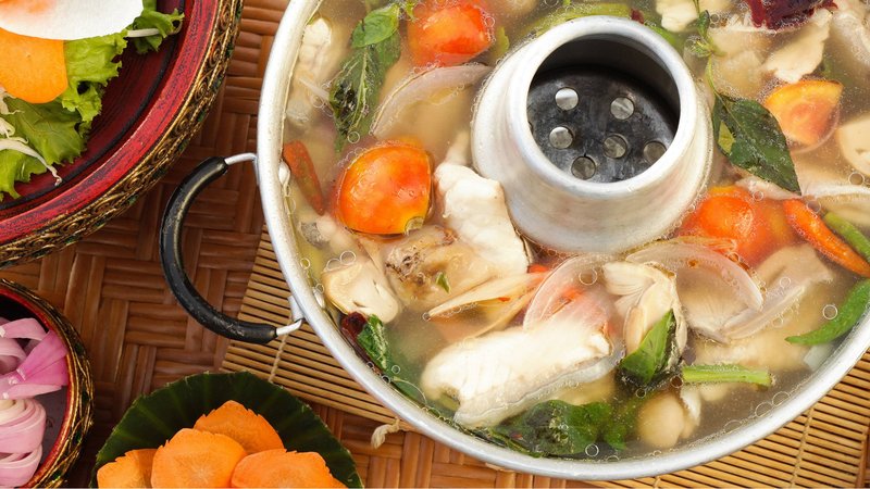 lẩu gà lá giang miền Bắc