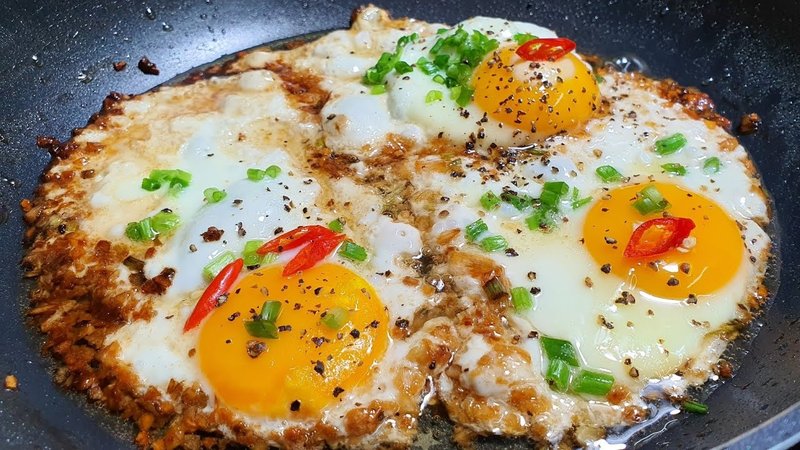 trứng ốp la xốt nước mắm