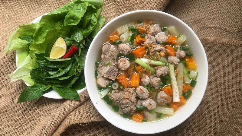 nui sườn heo thịt viên