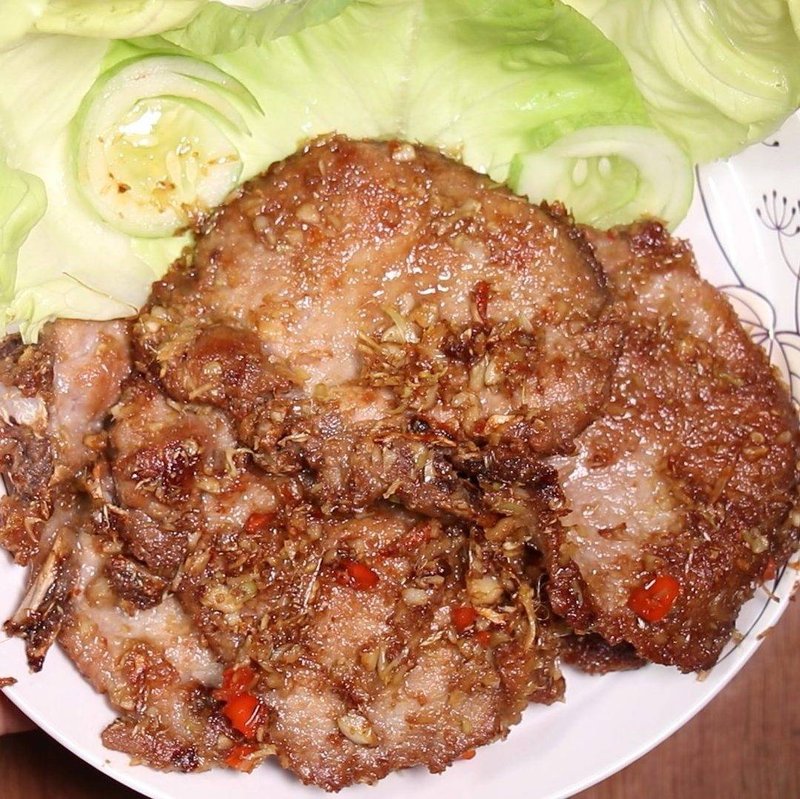 sườn cốt lết rim mắm sả