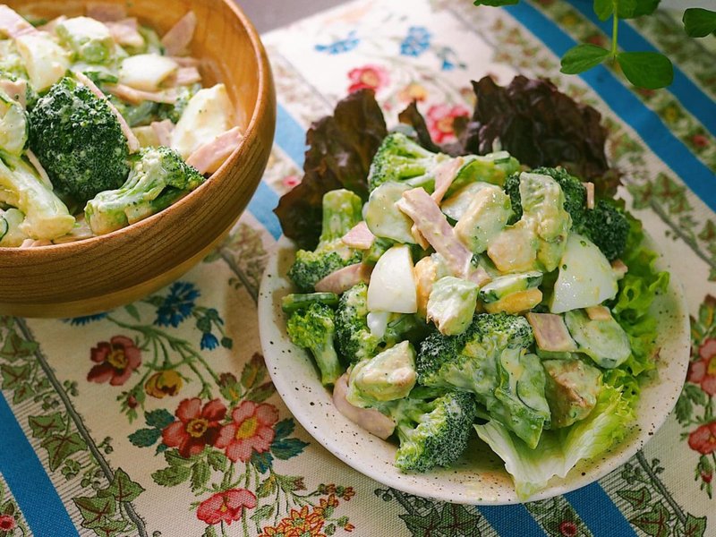 salad bông cải xanh thịt xông khói xốt mayonnaise